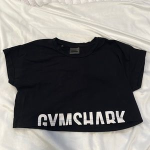 Like new Gymshark cropped tee shirt. Size medium